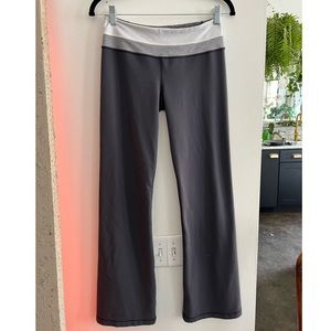 Lululemon gray groove pant, reversible size 6
